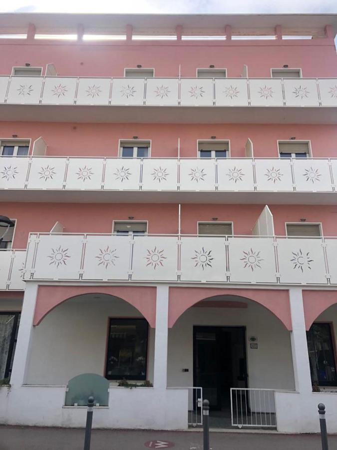Hotel Villa Elisa Rímini Exterior foto