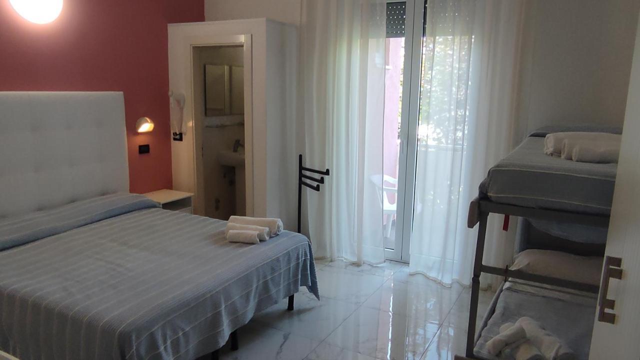 Hotel Villa Elisa Rímini Exterior foto