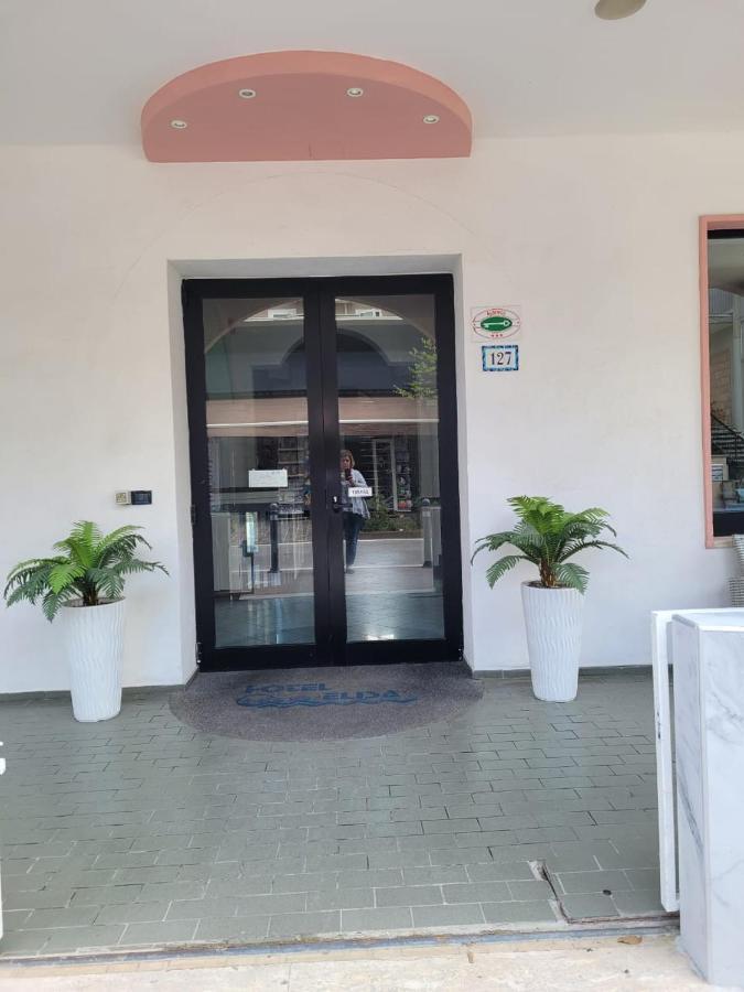 Hotel Villa Elisa Rímini Exterior foto