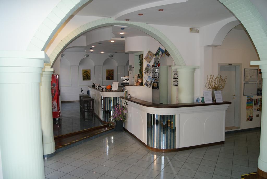 Hotel Villa Elisa Rímini Exterior foto